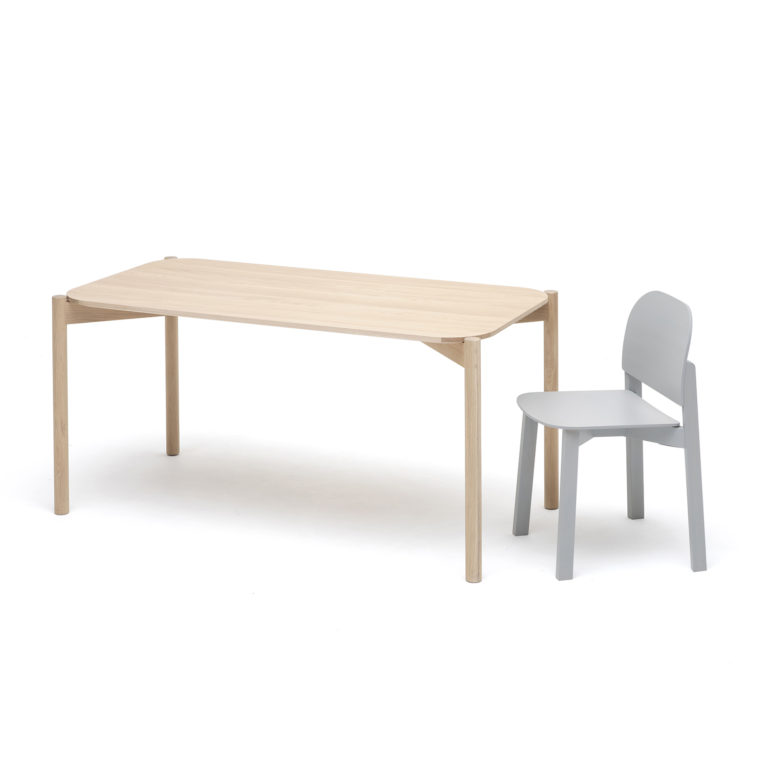 GoogleDrive_Castor-Table-150-Polar-Chair-2